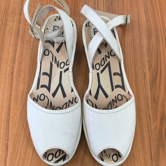 fly london white sandals